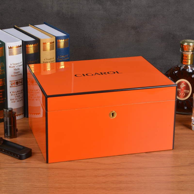 Bright Lacquer Humidor 50 CT - Image 3