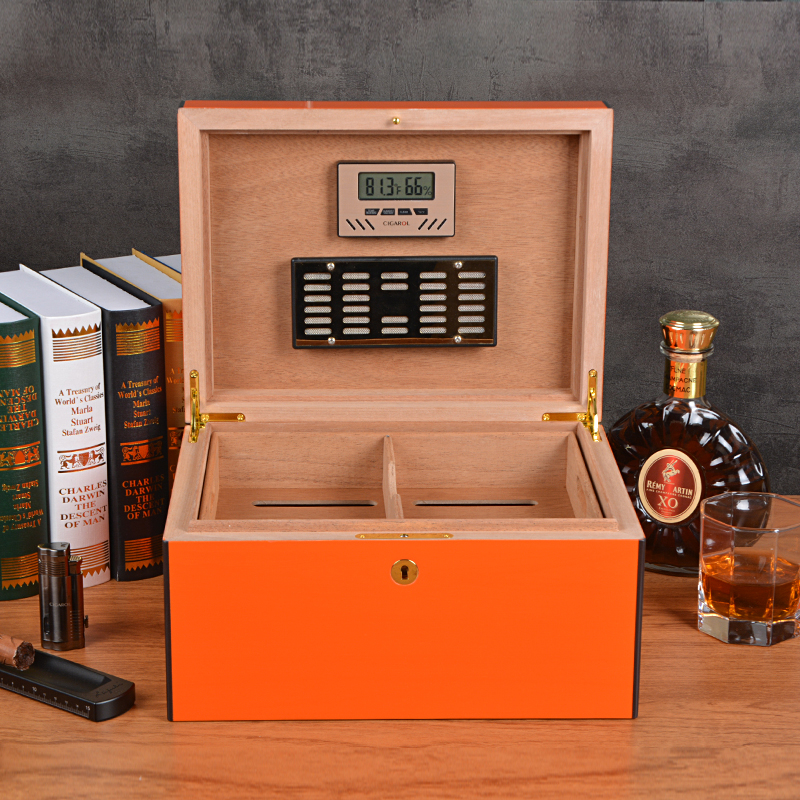 Bright Lacquer Humidor 50 CT - Image 4